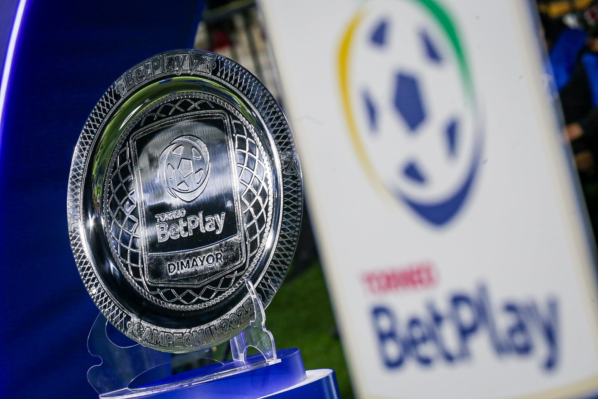 Este es el trofeo que se le entregará al equipo campeón del segundo semestre del 2025 en el torneo de la B - crédito Colprensa/Cristian Bayona