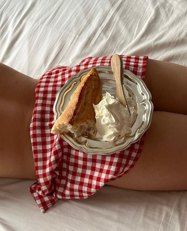 Zaira Nara y una particular imagen de un osado picnic