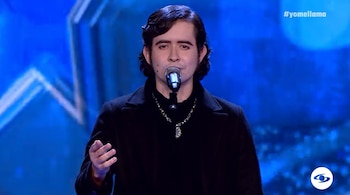 El artista se pintó los