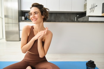 Entrenar yoga puede reducir el estrés