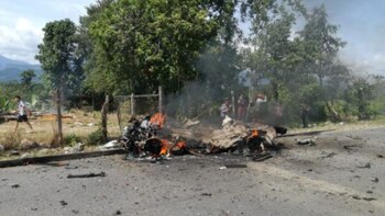Los restos del coche bomba.