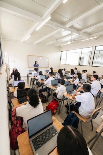 Francisco Zelada, de SIMEDUCO, afirmó que el Hospital Magisterial puede convertir en realidad una demanda histórica de los docentes. (Cortesía: Ministerio de Educación de El Salvador)