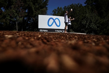 Facebook eliminó cuentas fake durante