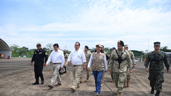 Keiko Fujimori viajó a Madre de Dios para inaugurar obras de electrificación