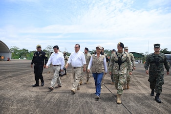 Keiko Fujimori viajó a Madre de Dios para inaugurar obras de electrificación . Flickr Presidencia