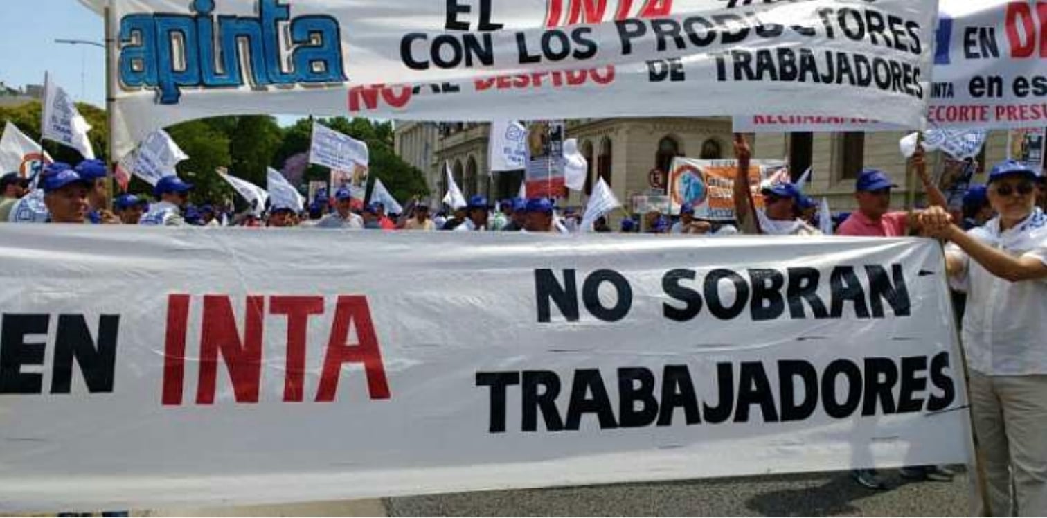 Reclamo de APINTA contra despidos y recorte del personal del INTA