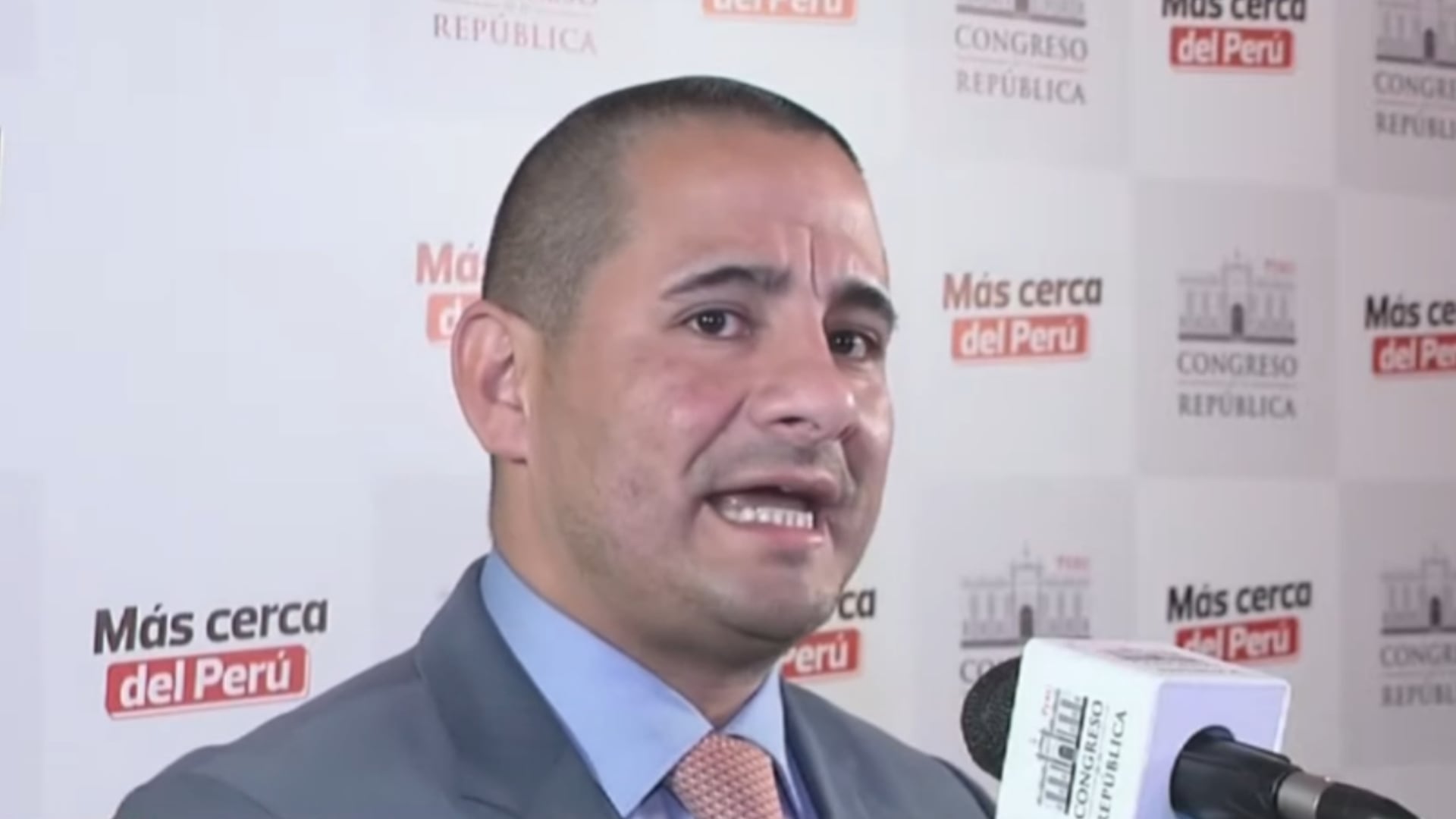 Arturo Alegría intentó sin éxito incluir más materias al dictamen de delegación de facultades.