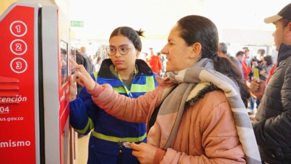 El programa prioriza a personas con discapacidad, adultos mayores y hogares en pobreza extrema o moderada - crédito Alcaldía de Bogotá