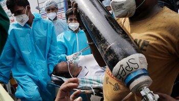 Los hospitales de India están