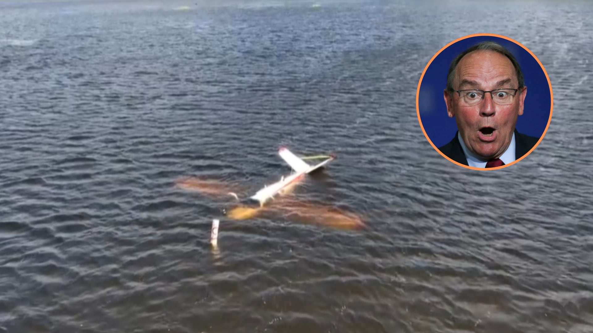 Un avión monomotor que trasladaba a un congresista republicano perdió potencia durante la aproximación a Wausau y tuvo que amerizar de emergencia en el lago (CBS8/WSAW-TV/REUTERS)