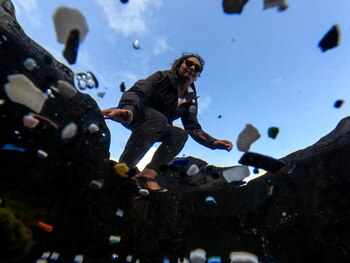 La diferencia entre microplásticos y