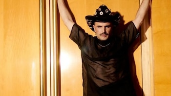 Rodrigo Cuevas posa en una