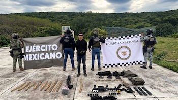 Guardia Nacional detiene a un hombre que tenía 11 granadas, dos ametralladoras y un lanzagranadas en Nayarit