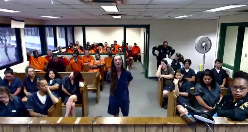 Victoria Ashton Johnson enfrenta cargos graves tras ser señalada como responsable de un accidente mortal durante una noche en Winter Haven (WTVT/Fox News)