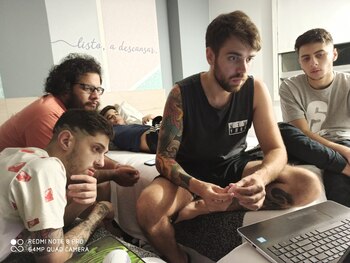 Nocturns en su concentración previo