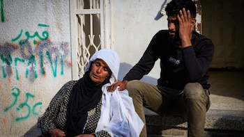 Mueren cinco palestinos en un ataque de Israel en un campo de refugiados de Gaza pese al alto el fuego