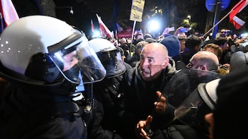 EEUU llama a la calma ante una confrontación "sin precedentes" en Polonia por la crisis del Constitucional