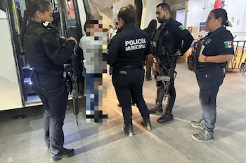 La joven de 16 años logró ser rescatada y no advirtió el grave peligro que corría ya que los reclutadortes no le diojeron en qué iba a trabajar, no dónde, lo que se da en medio de reclutamiento forzado por parte de cérteles de droga en Jalisco y otros estados Foto: SSP