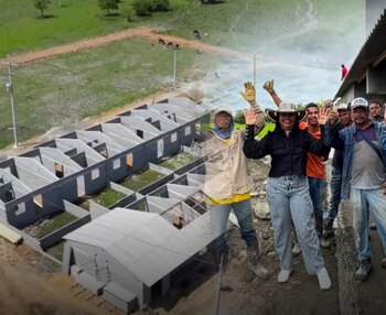 La comunidad en organización popular construyó 62 casas y le pusieron el nombre Villa Petro en honor al Presidente Gustavo Petro - crédito Redes Sociales