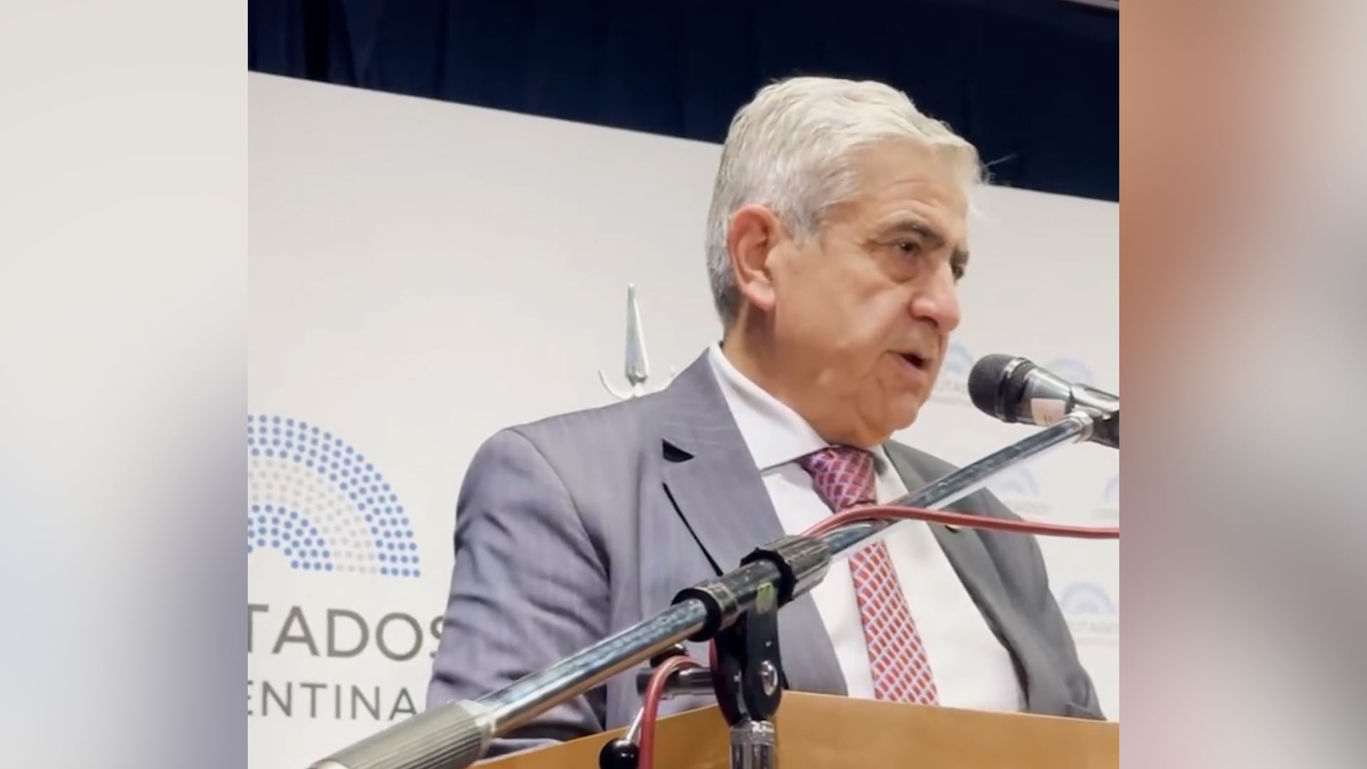 El general de Brigada (R) José Luis Figueroa, compilador del libro
