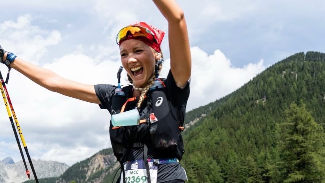 Amandine Petit y el ciclista Frédéric de Lanouvelle salieron el 27 de septiembre rumbo a París, en una travesía de cuatro jornadas (@amandinepetitoff)