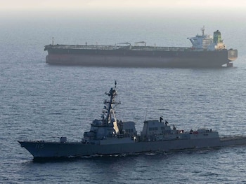 EEUU intercepta un petrolero iraní en medio de su bloqueo del estrecho de Ormuz