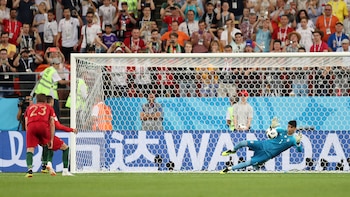 El día que Beriranvand le atajó un penal a Ronaldo. Aquel partido terminó 1-1 (REUTERS/Ricardo Moraes)