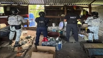 Aseguran laboratorio de metanfetamina valuado en más de 2 mil millones de pesos en Puebla