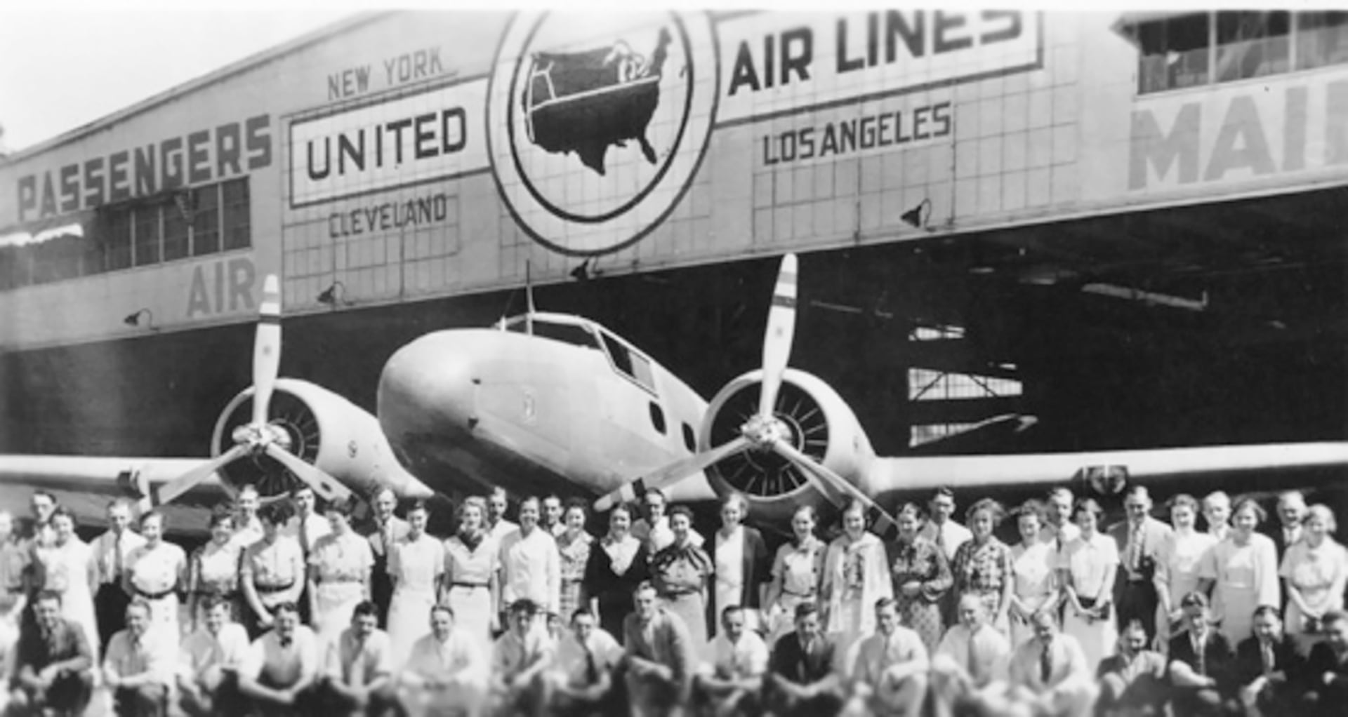 El Boeing Model 247D de dos hélices había sido presentado como una novedad de la aviación de pasajeros ese mismo año