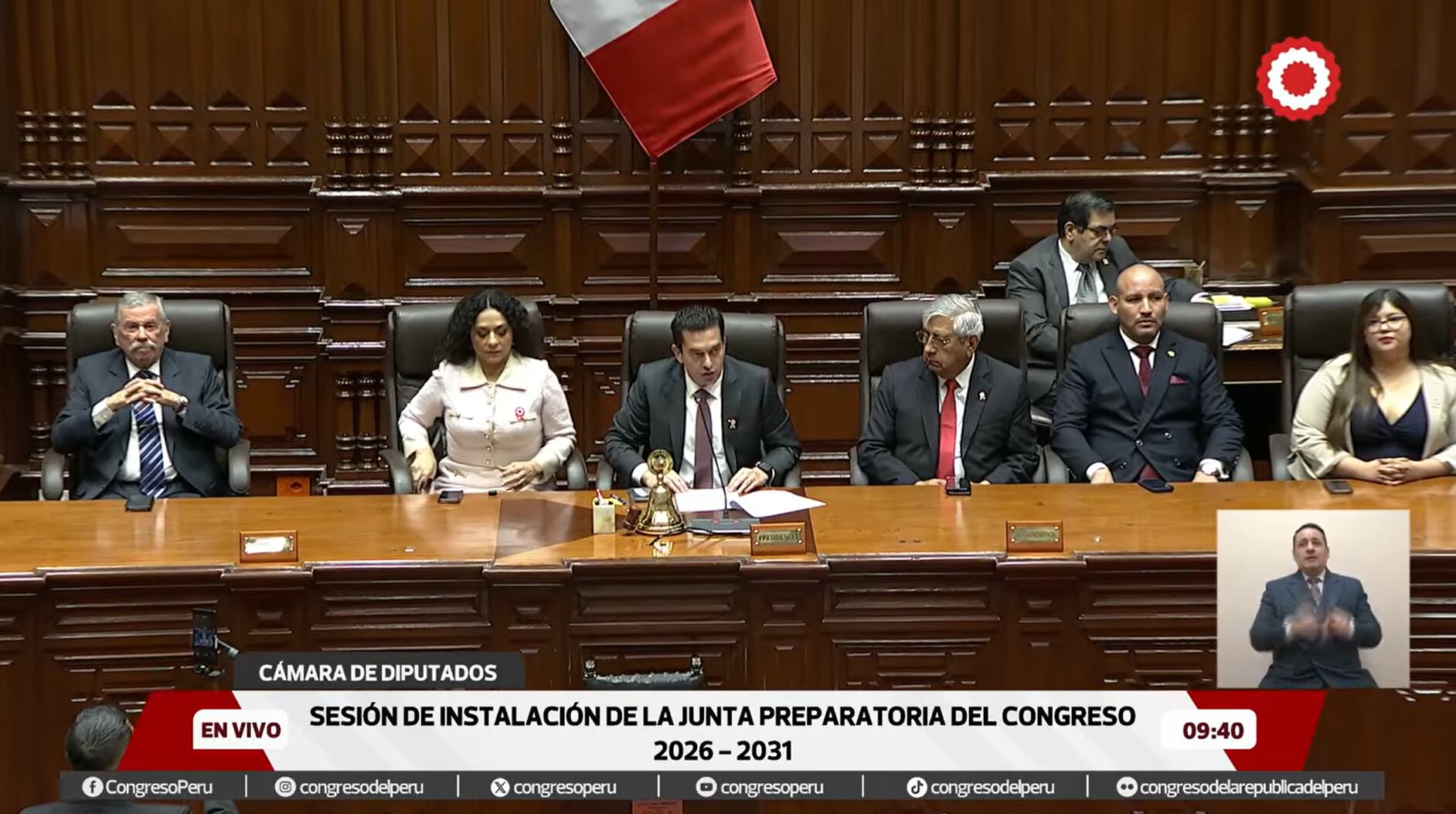 El presidente de la Mesa Directiva de la Junta Preparatoria, Miguel Ángel Torres, declaró instalada la Junta Preparatoria y en sesión permanente.