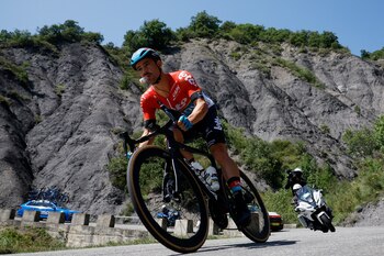 Durante nueve semanas en altitud, Campenaerts sacrificó la proximidad familiar para preparar su participación en la renombrada competencia francesa (REUTERS/Stephane Mahe)