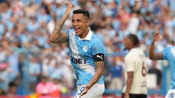 Yoshimar Yotún, desbordado de felicidad