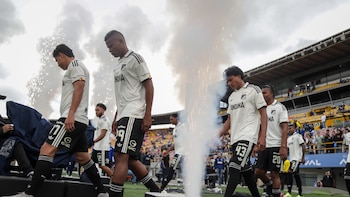 Millonarios enfrenta un escándalo por el inesperado despido del DT Fabián Bustos: “Los jugadores están a muerte con él”