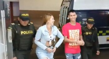 Pareja que fue capturada robando
