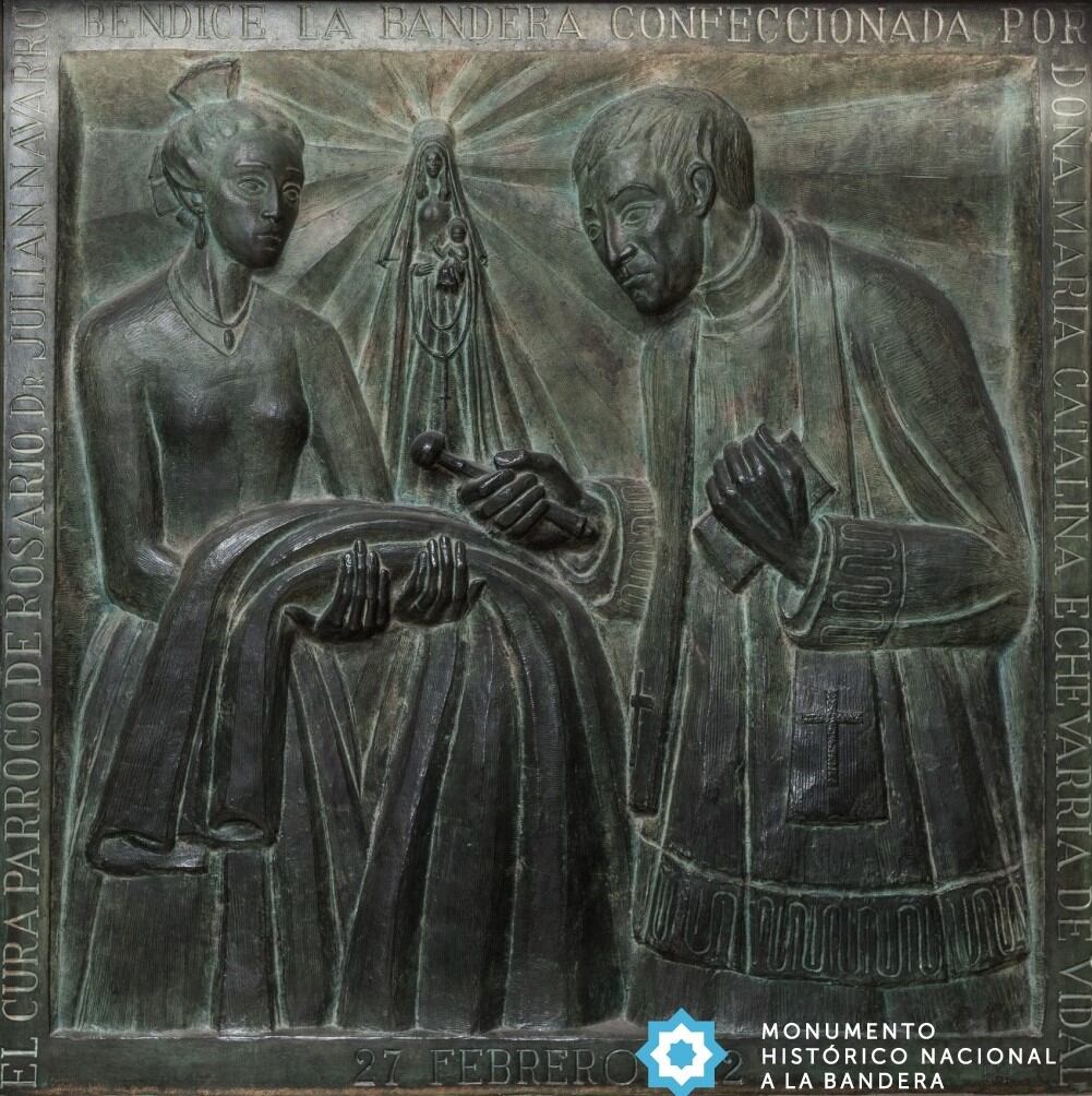 María Catalina Echevarría inmortalizada en un bajorrelieve del Monumento a la Bandera, en Rosario (Facebook Monumento a la Bandera)