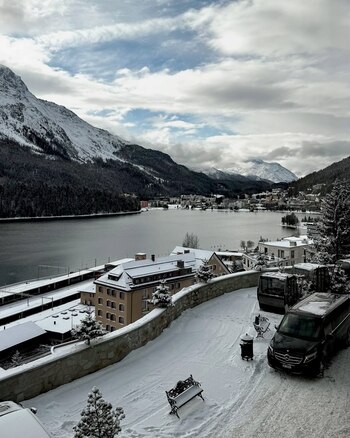 Las fotos de las vacaciones de Alexis Mac Allister y Ailen Cova en St. Moritz