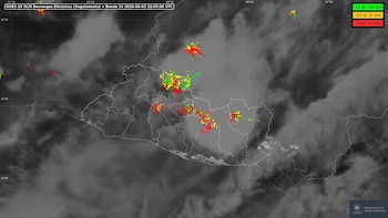 Cielo nublado, lluvias y actividad eléctrica afectan la zona norte de Chalatenango, Cabañas, San Vicente, Usulután y el norte de San Salvador. (Cortesía: Ministerio de Ambiente)