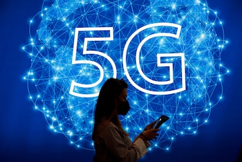 Una característica poco conocida del 5G en celulares es la reducción drástica del TTI (Intervalo de Tiempo de Transmisión).
REUTERS/Albert Gea
