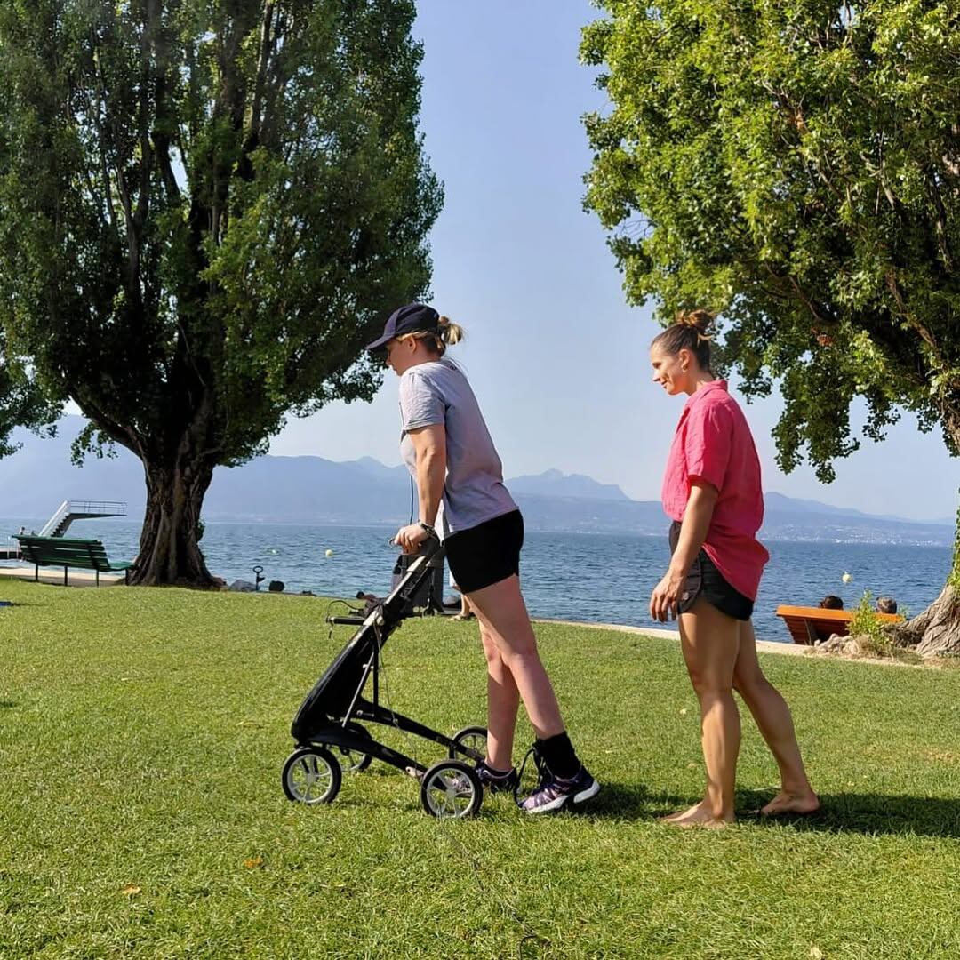 Suzanne Edwards accedió a una técnica que desafía los diagnósticos iniciales de parálisis (@suzanne__edwards)