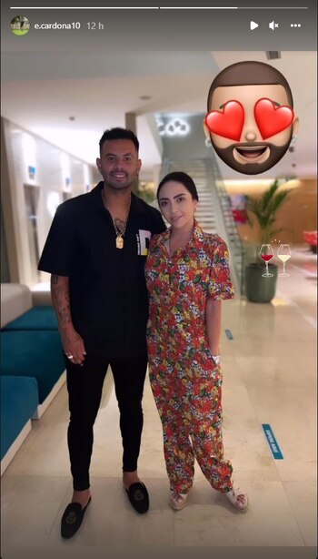 Cardona junto a su pareja