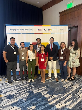 Inicia el período de recepción de solicitudes para participar en el programa de intercambio profesional de la Iniciativa Jóvenes Líderes de las Américas (YLAI). Los participantes viajan a los Estados Unidos para hacer prácticas profesionales de cuatro semanas en empresas de distintas ciudades estadounidenses.