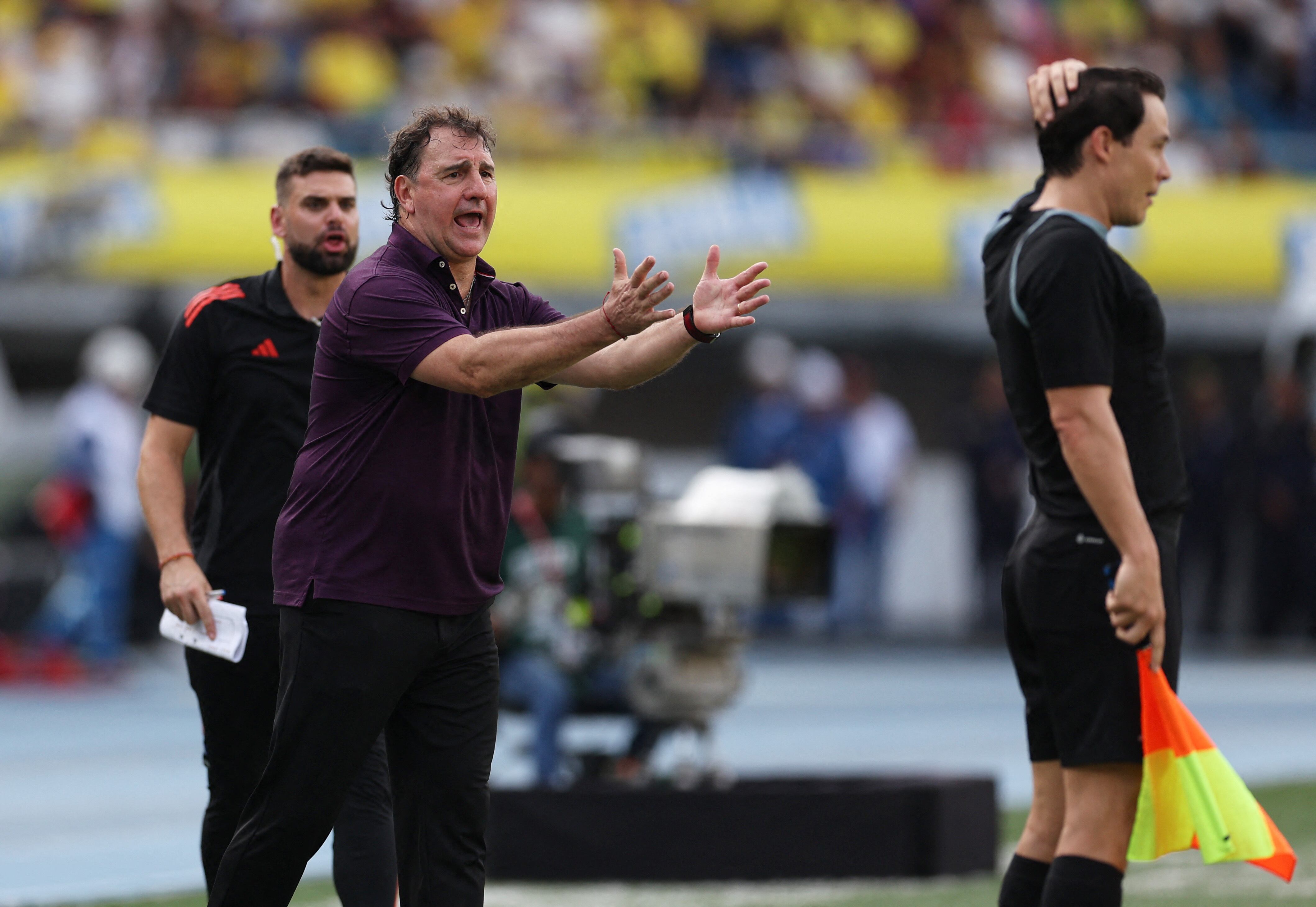 Néstor Lorenzo sigue sin recuperar la confianza de los aficionados en la selección Colombia - crédito Luisa González/REUTERS