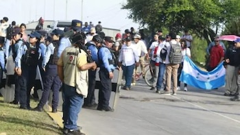 Desalojo en comunidad garífuna de Honduras deja cinco detenidos durante operativo policial