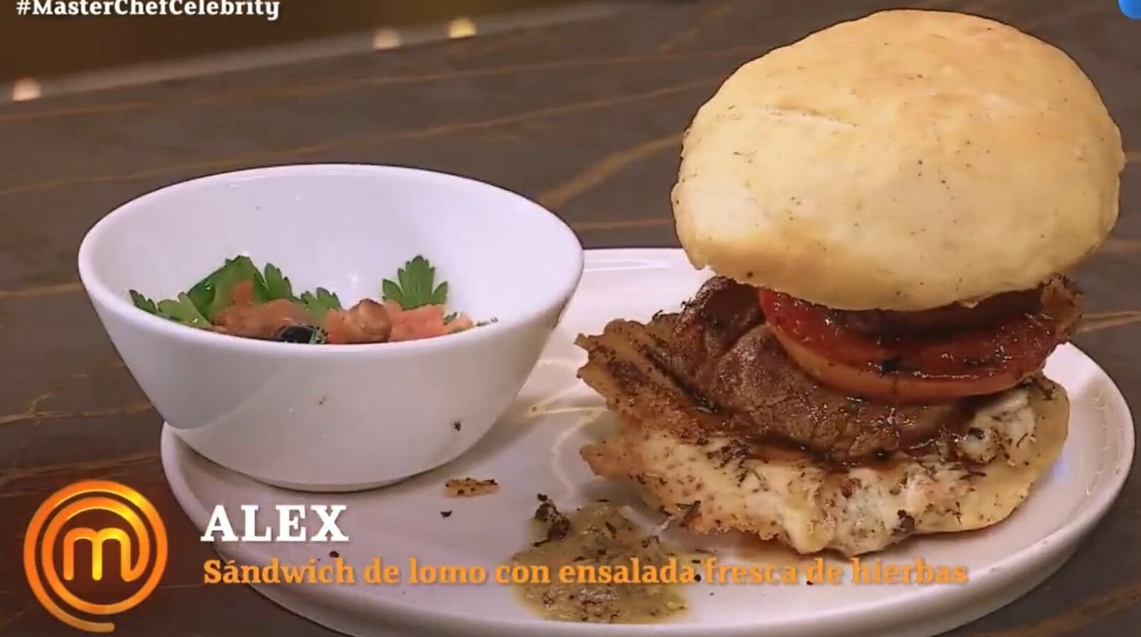 Alex Pelao apostó por un sándwich de lomo con ensalada fresca, pero la altura y el exceso de condimentos jugaron en su contra ante el jurado