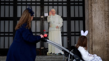 Francisco, el Papa de los gestos sencillos