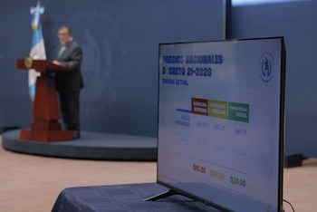 Bernardo Arévalo pidió acelerar la entrada en vigor del Decreto 21-2026 para fijar precios máximos a los combustibles en Guatemala.
