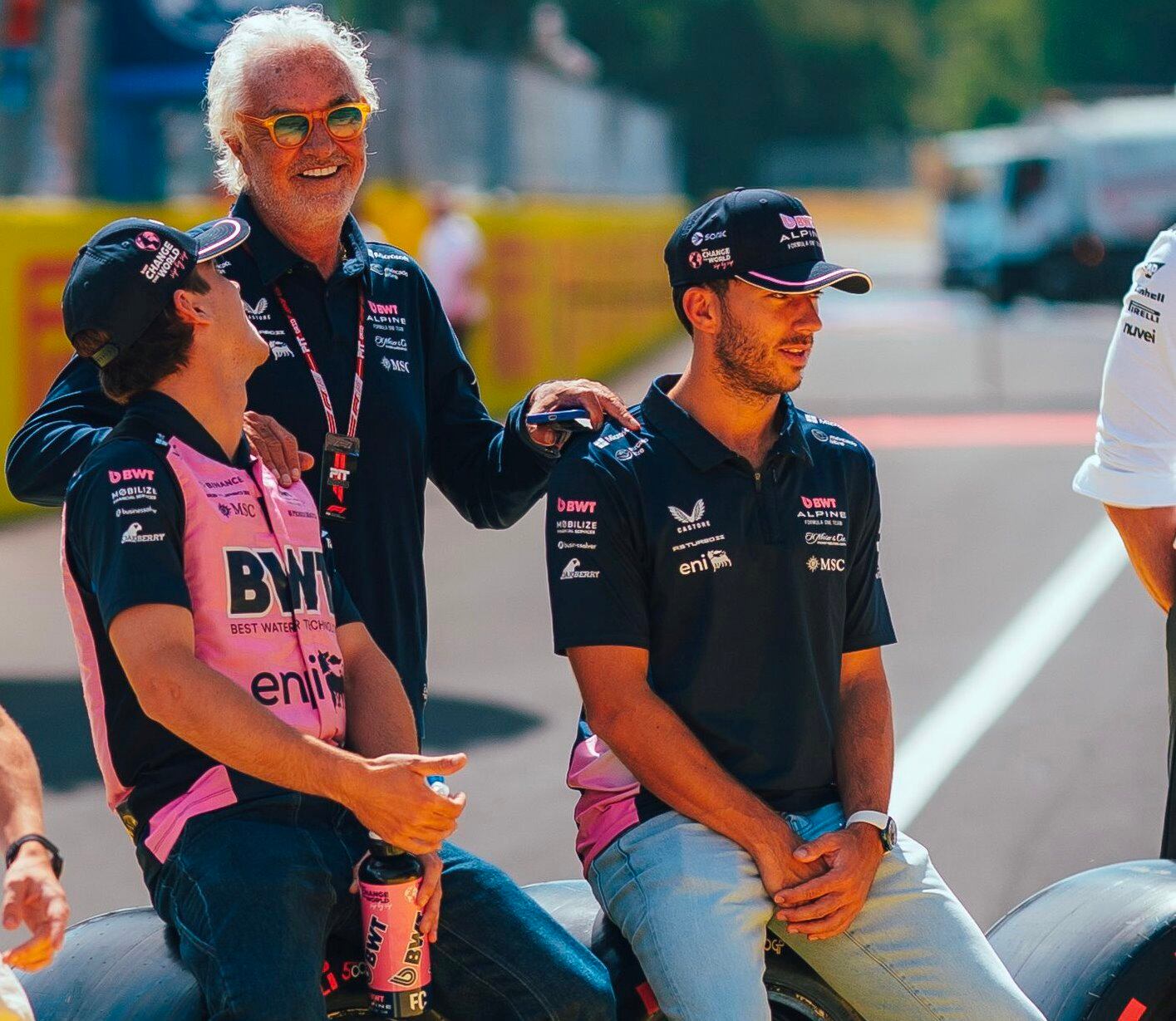 Flavio Briatore con Franco Colapinto y Pierre Gasly antes de la carrera italiana (@AlpineF1Team)