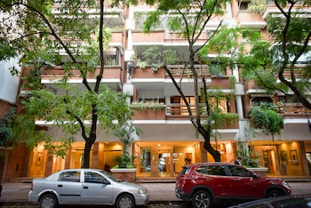 Fachada del departamento de Manuel Adorni en Caballito - Miró 550