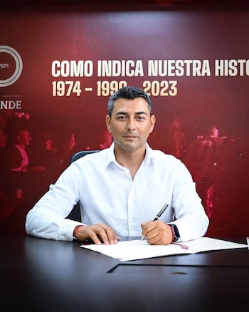 Carlos Véliz dirigió al Colo-Colo