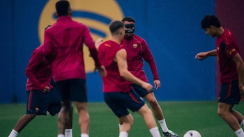 Raphinha realiza trabajo individualizado en la vuelta del Barça a los entrenamientos